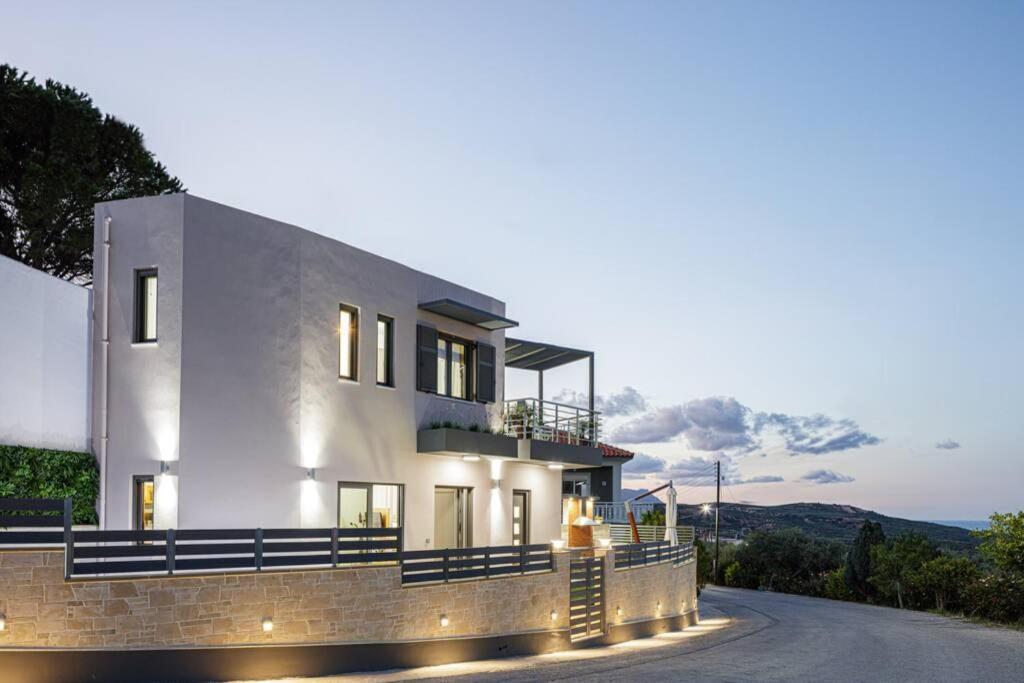 Villa Chryssi